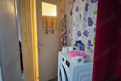 Apartament cu 2 camere zona Crang Stadionului etaj 3 din 4 Pret: 48.000 neg. - 9