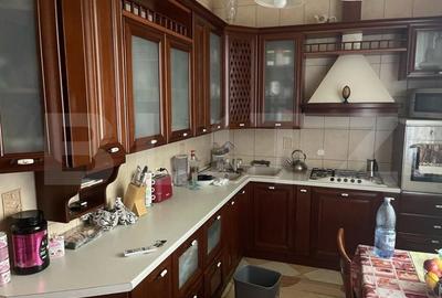 Casa 400 mp, teren 1164 mp, 3 niveluri, zona P-ta Chirila - 2