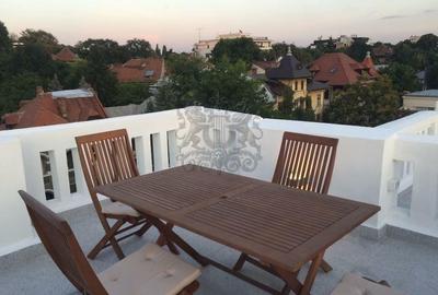 Casă individuală cu 8 camere în Aviatorilor