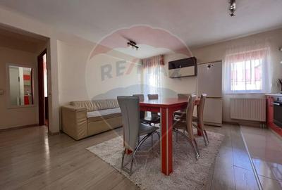 Apartament cu 3 camere de inchiriat