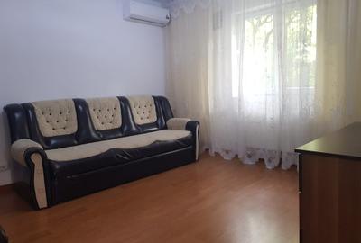 Apartament 2 camere Piata Resita, etaj 1, curat, 360 euro - 1