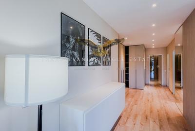 Apartament cu 3 camere semidecomandat, mobilat în Andrei Mureșanu