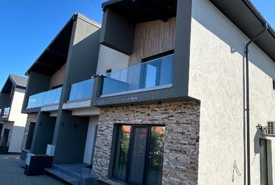 Duplex modern de vânzare în Ovidiu – aproape de lac, zonă liniștită și privată - 1