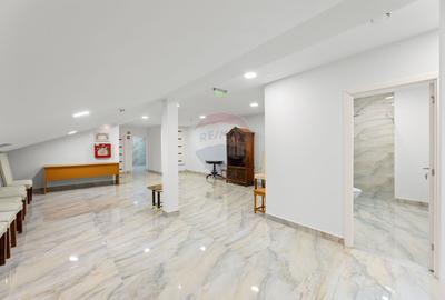 Spatiu comercial de inchiriat la mansarda - 2