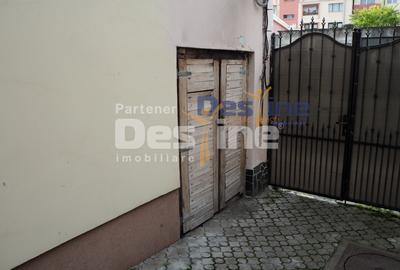 VAND CASA IN CENTRUL VECHI,DEJ,CURTE COMUNA,NECESITA RENOVARE - 1