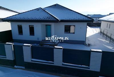 Casă individuală cu 4 camere în Tărlungeni