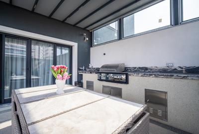 Vila Exclusivista cu 6 Dormitoare, Finisaje din Marmura si Curte mare - 25