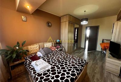 Apartament cu 3 camere decomandat, mobilat în Metalurgiei
