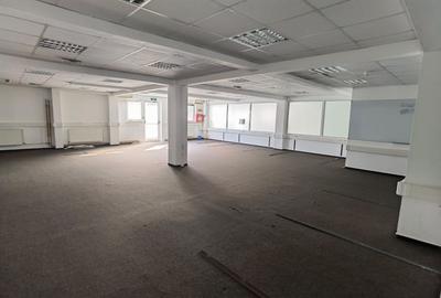 Spatii birouri/servicii - 34