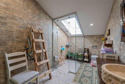 Vila de Vis cu Panorama Spectaculoasa ,INDEPENDENTA  ENERGETIC -Bucium - 35