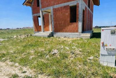 Casă P+M la roșu – Cihei, teren 500 mp - 1