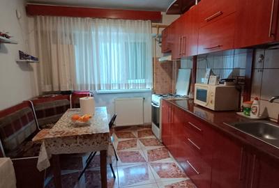 Apartament trei camere Zona Unirea Principatelor - 75 mp - 1