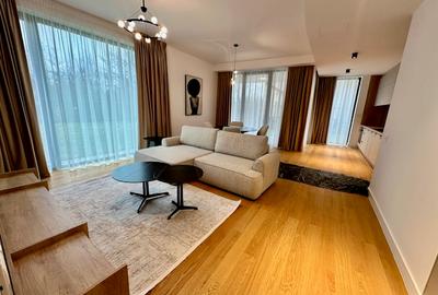 Apartament cu 4 camere decomandat, mobilat în Băneasa