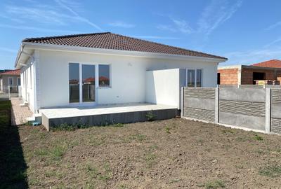 Duplex pe parter langa Timisoara | 3 camere si 2 bai | Perete dublu - 3