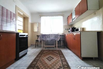 Casa cu 3 intrari separate, front la doua strazi, zona Cordos - Dambu Rotund - 13