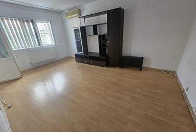 Gorjului Moinesti Scoala 309 Et.4 Decomandat 50mp Liber Contorizat Merita V.. - 1