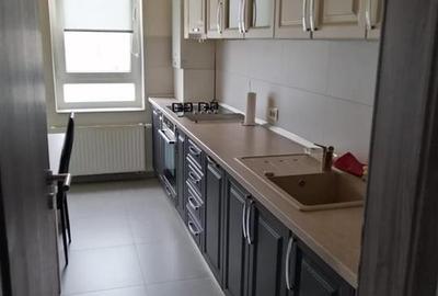 Apartament cu 2 camere decomandat, mobilat în Tractorul