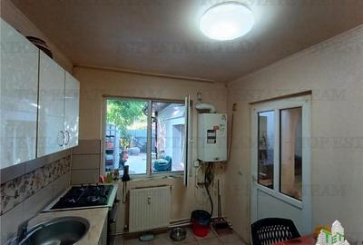 Casa cu 3 camere si 2 bai pe parter, cu SU 65mp in Sectorul 5, aproape de piata - 7