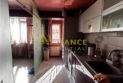 Ap. 3 camere - 95 mp - Mobilat si utilat -Parcare + boxa - 18