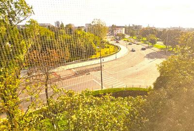 Apartament cu 2 camere semidecomandat, mobilat în Central