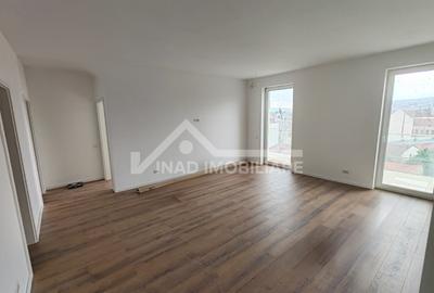 Apartament 3 camere, 2 bai, terasa 20mp, parcare, zona Strazii Decebal - 5