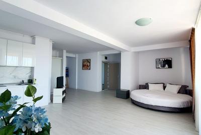 Apartament cu 3 camere decomandat, mobilat în Central