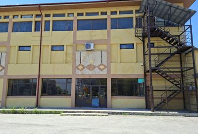 Inchiriere Spatiu comercial 600 mp Bascov-Centru cu parcare - 1