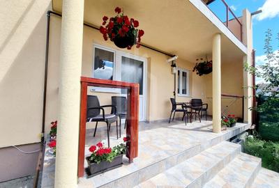 Apartament cu 3 camere decomandat, mobilat în Tineretului