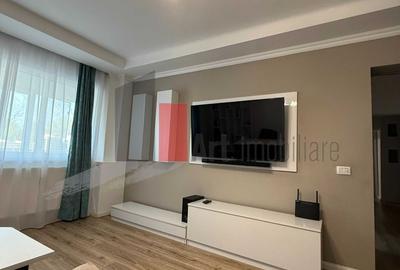 Apartament cu 3 camere decomandat în Lacul Tei