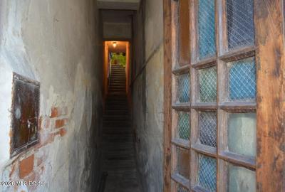 Curtea de Arges - Ultracentral - Casa autentica 180 mp, Teren 1336 mp - 9