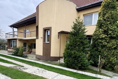 Casă individuală cu 5 camere în Central