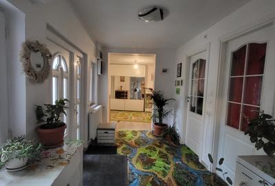 Casa, 4 camere,constructie 1970,teren 259mp,Bucurestii Noi,215.000euro - 1