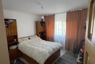 Apartament cu 2 camere decomandat în Nicolina
