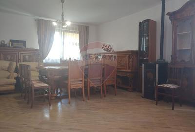 Casă / Vilă de lux cu 5 camere de vânzare în Vadu Moldovei, Suceava - 16