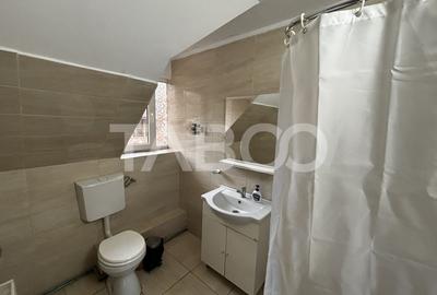 Casa de inchiriat ideala pentru muncitori   5 camere + curte - 24