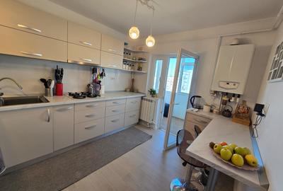 Apartament cu 3 camere decomandat, mobilat în Cug