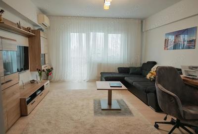 Apartament cu 3 camere decomandat în Băneasa