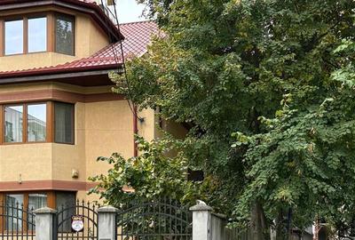 Casă cu 6 camere în Colentina