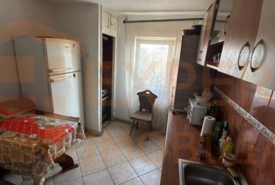 Apartament 4 camere, decomandat situat in zona Inel  II - 6