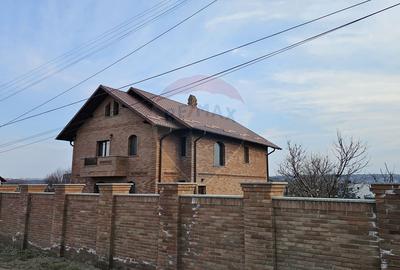 Casă / Vilă de lux, Scheia, Suceava - 6
