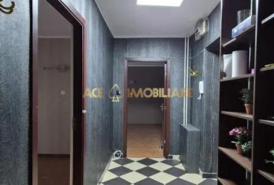 Apartament cu 3 camere decomandat în Decebal
