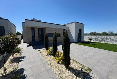 Casa parter NOUA, livada,130 mp utili, 490 mp teren,MOBILATA,UTILATA - 1