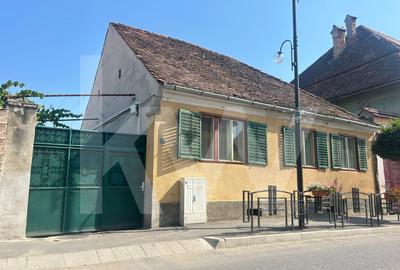 Casă cu 3 camere în Central