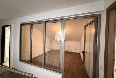 Spatiu comercial, pozitionare excelenta, exact la metrou Aparatorii P - 5