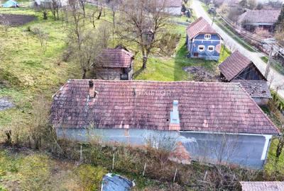 Casă cu teren generos | Sat Păingeni - 4