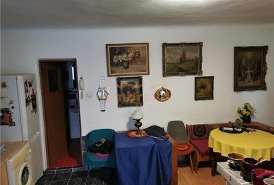 De vanzare apartament 3 camere, demisol str. Emil Racovita ! - 1