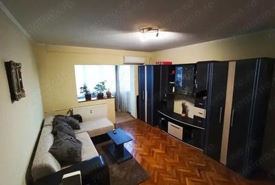 Apartament cu 2 camere semidecomandat în Girocului