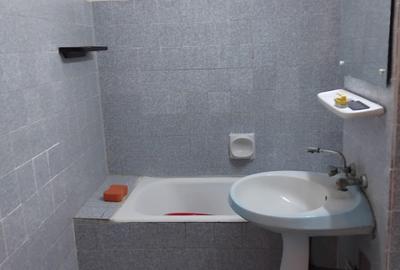 Apartament cu 4 camere decomandat în Casa de Cultură