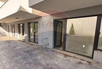 Vanzare Apartament 4 cu camere cu curte / loc parcare/ ultracentral - 4