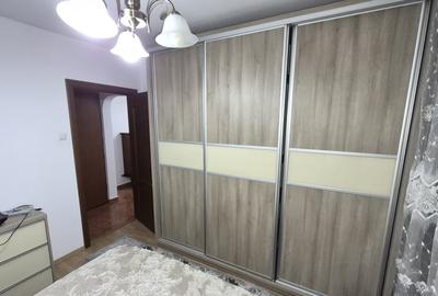 Apartament 3 camere - Casa de Cultura - 600 euro/luna (Cod E5) - 2